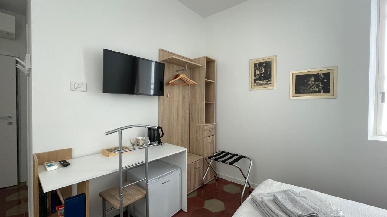 Santa Vincenza - Suite Indipendente Lovere Esterno foto
