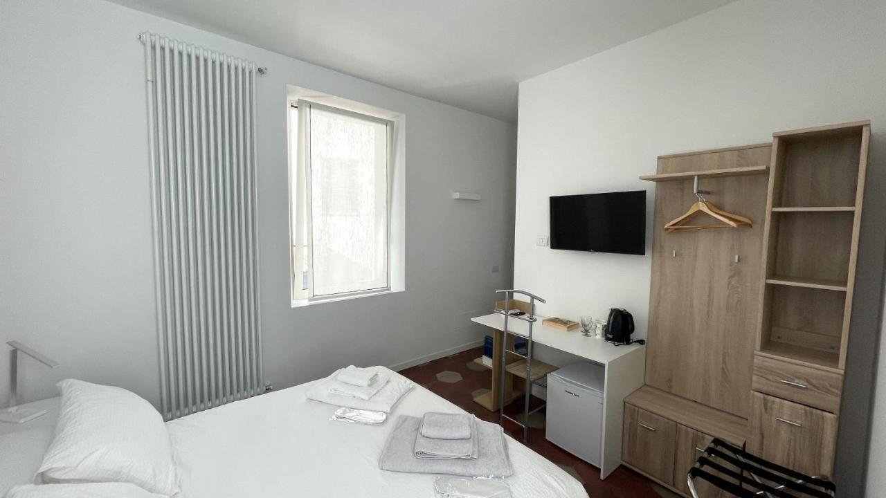 Santa Vincenza - Suite Indipendente Lovere Esterno foto