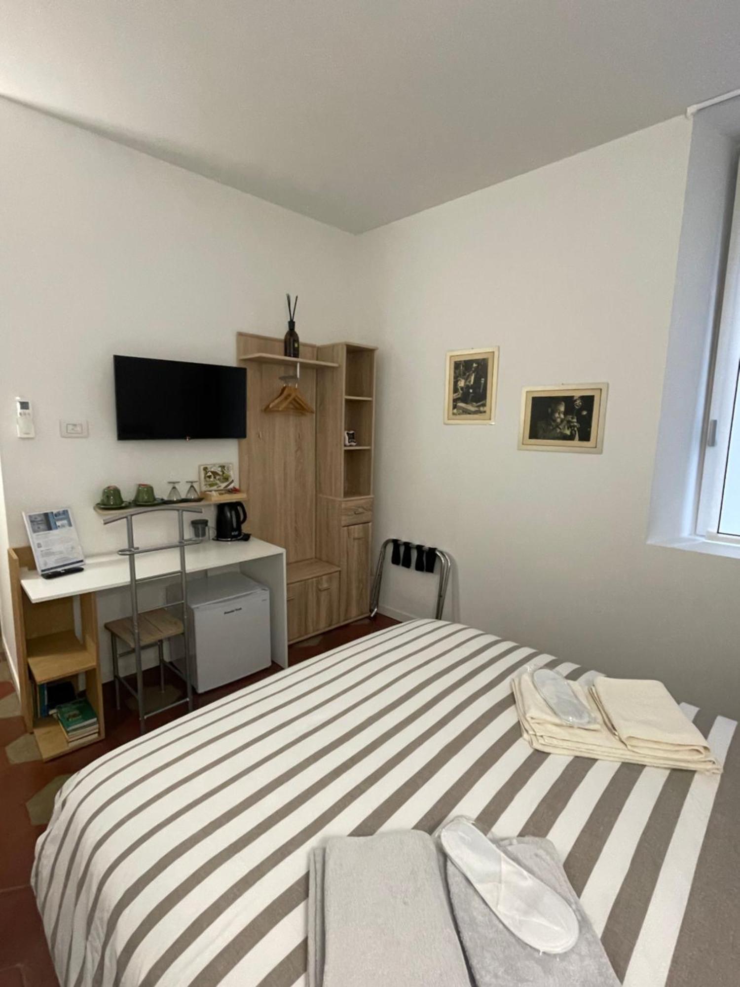Santa Vincenza - Suite Indipendente Lovere Esterno foto