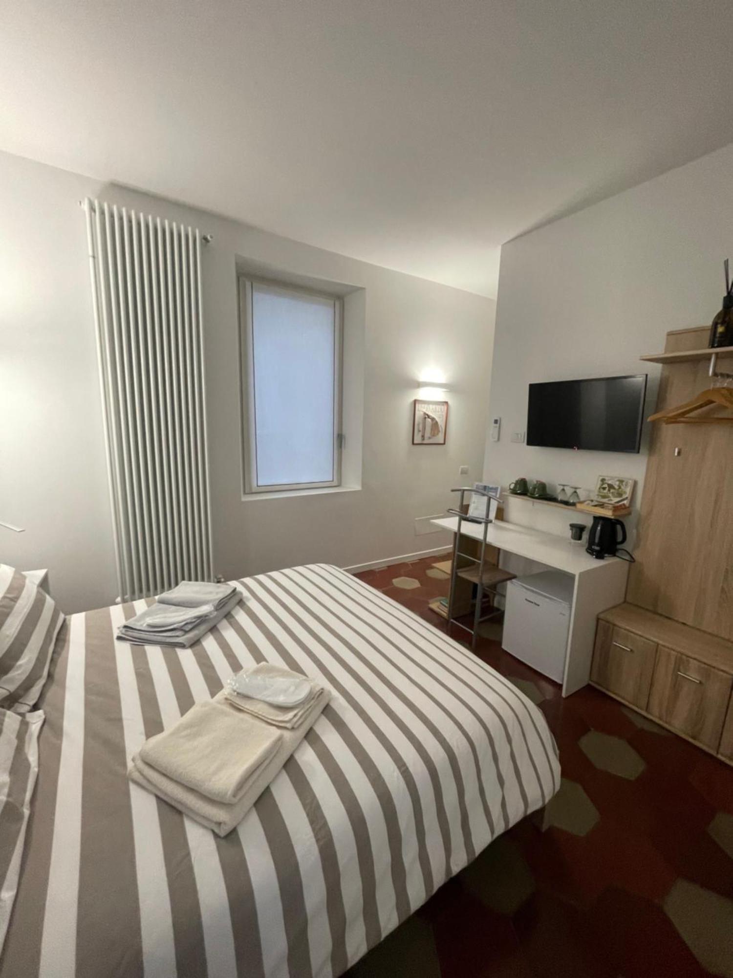 Santa Vincenza - Suite Indipendente Lovere Esterno foto